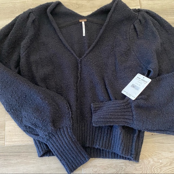 Free People Reverie V-Neck Sweater BLACK NWT $108 - Picture 3 of 5